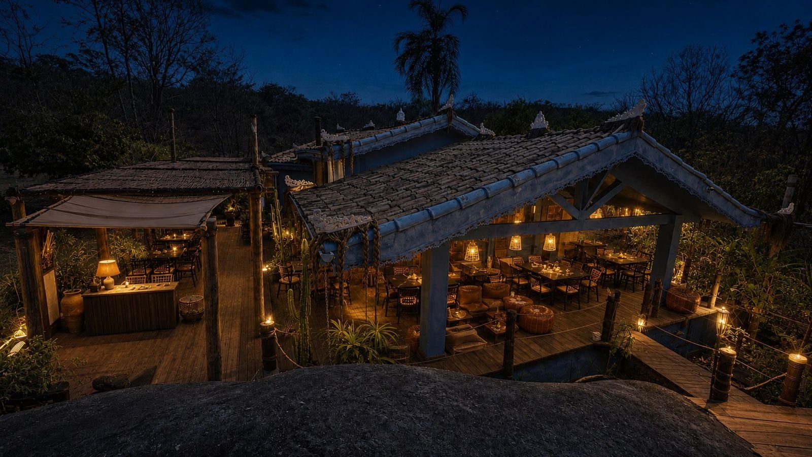 Restaurante iluminado ao crepúsculo